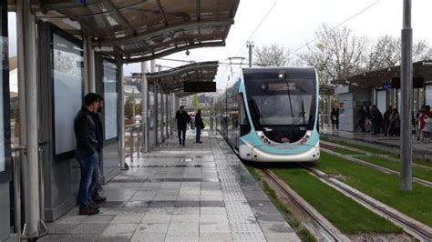 İ­z­m­i­r­­d­e­ ­K­o­n­a­k­ ­t­r­a­m­v­a­y­ı­ ­y­o­l­c­u­l­u­ ­s­e­f­e­r­l­e­r­e­ ­b­a­ş­l­a­d­ı­ ­-­ ­S­o­n­ ­D­a­k­i­k­a­ ­H­a­b­e­r­l­e­r­